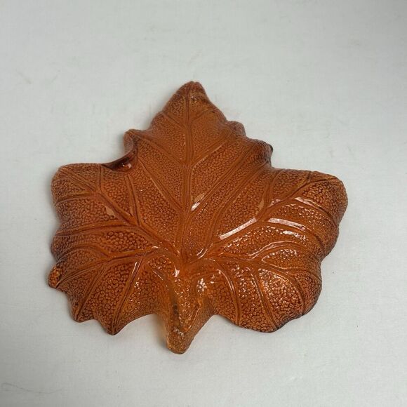SUGAR MAPLE LEAF PLATE GLASS AMBER GLOW CHEESE CANDY SERVE DISH SPRING SAP & TAP - Picture 2 of 3
